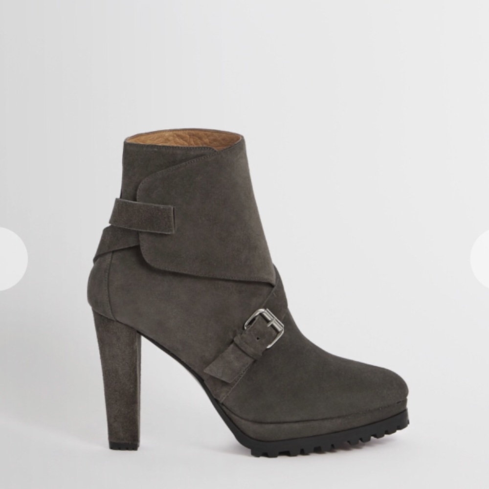 Suede leather heeled boots